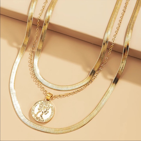 NEW 18K GOLD MULTILAYERED CHAIN NECKLACE - Picture 5 of 6